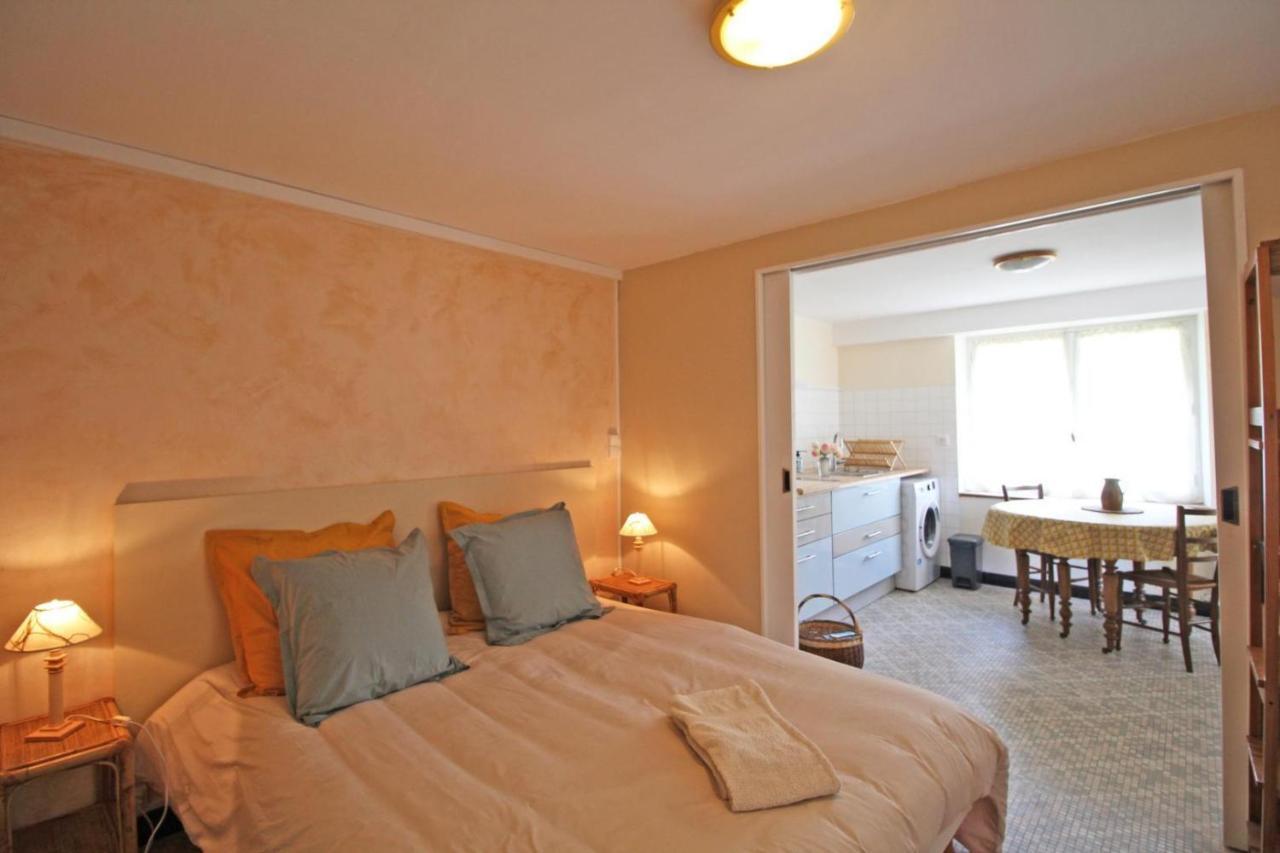 Bed and Breakfast Les Vieux Fourneaux Nantiat Exterior foto